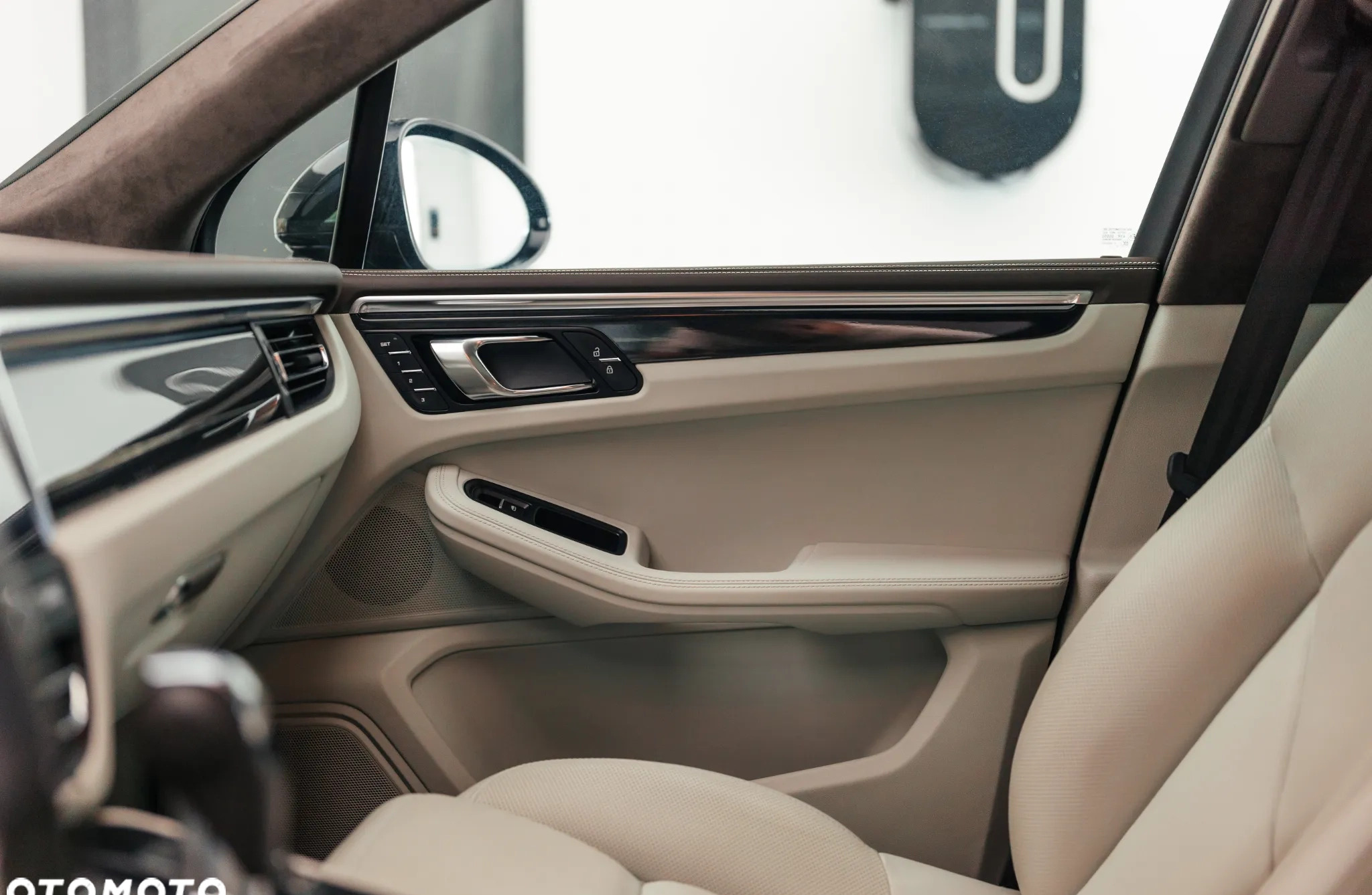 Porsche Macan cena 349900 przebieg: 46200, rok produkcji 2019 z Dąbie małe 562
